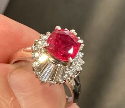 Exquisite 1.57ct Thai Ruby & Diamond Platinum Ring