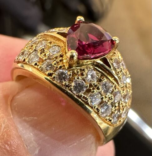 Exquisite 1.35ct Ruby & Diamond 18k Ring