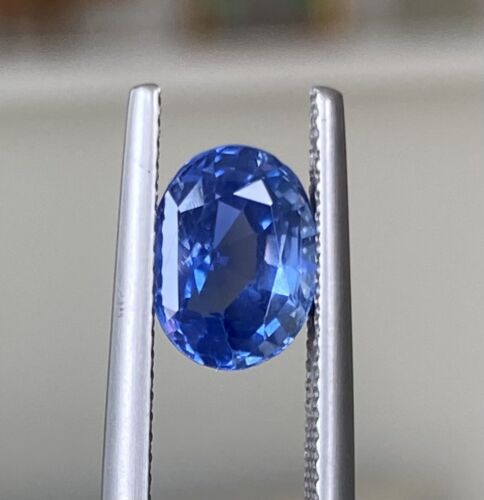 A Fine Unheated Burma 3.11ct  Cornflower Blue Sapphire Lotus Certifica