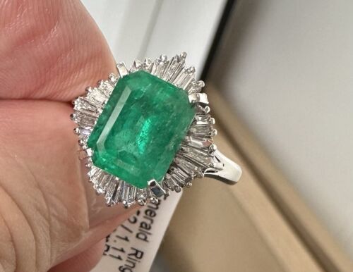 A Superb Value 3.52ct Colombia Emerald & Diamond Platinum Ring