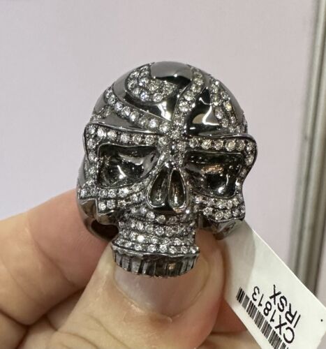 An Extraordinary 18k & Diamond Skull Ring