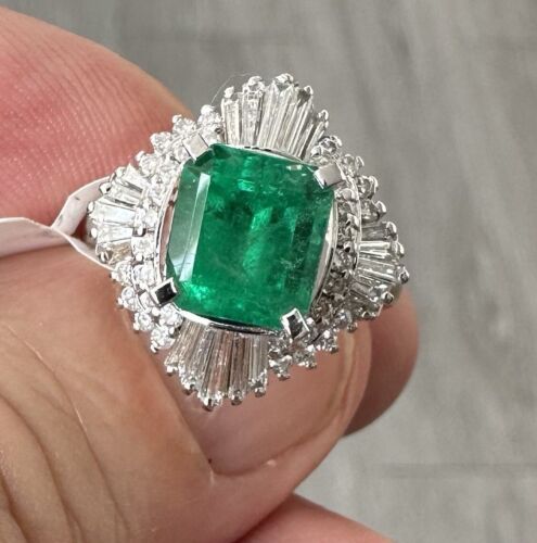 Magnificent 2.44ct Colombia Emerald & Diamond Platinum Ring