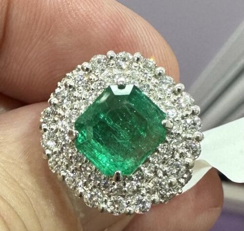 Gorgeous 3.11ct Colombia Emerald & Diamond Platinum Ring