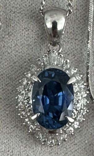 A Delightful 2.89ct Sri Lanka Sapphire & Diamond Platinum Pendant