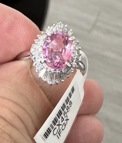 A Beautiful 2.76ct Pink Sapphire & Diamond Ring