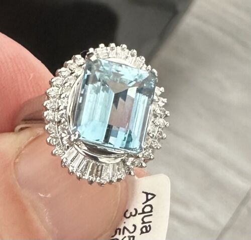 Beautiful Brazil 3.25ct Aquamarine & Diamond Platinum Ring