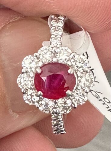 An Exquisite Unheated No Heat 1.04ct Burma Ruby & Diamond Plat Ring