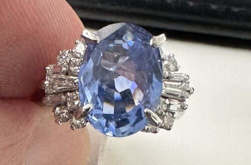 A Delightful 4.53ct Unheated Blue Sapphire Platinum & Diamond Ring