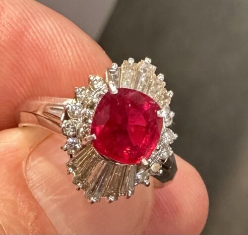 Exquisite 1.57ct Thai Ruby & Diamond Platinum Ring