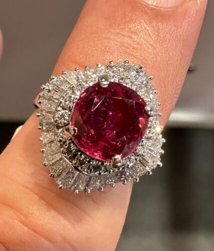 An Exquisite 1.92ct Ruby & Diamond Platinum Ring GRS