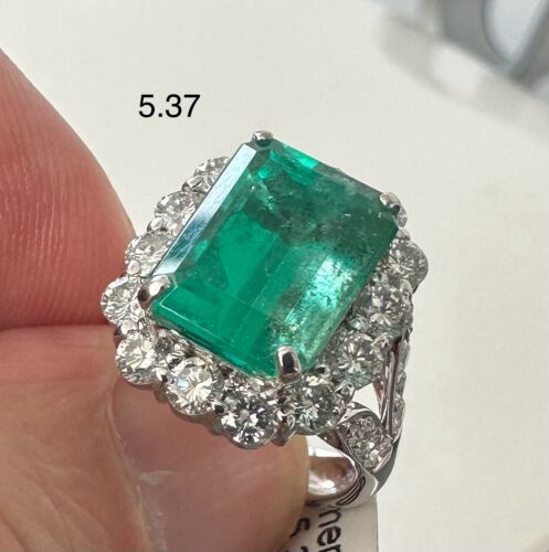 Magnificent 5.37ct Colombia Emerald & Diamond Platinum Ring