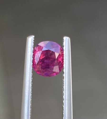 A Superb Unheated No Heat 1.09ct Burma Ruby Lotus Certificate