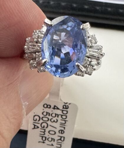 A Delightful 4.53ct Unheated Blue Sapphire Platinum & Diamond Ring