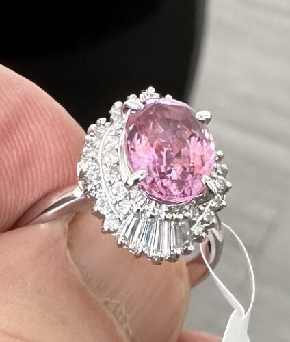 A Beautiful 2.76ct Pink Sapphire & Diamond Ring