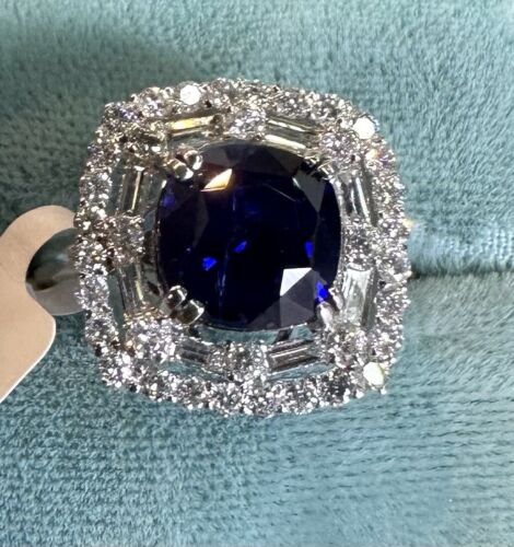 A Stunning 4.08ct Royal Blue Sapphire Plat & Diamond Ring