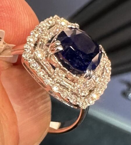 A Stunning 4.08ct Royal Blue Sapphire Plat & Diamond Ring