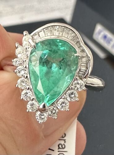 Exquisite 2.80ct Colombia Emerald & Diamond Platinum Ring