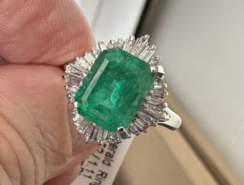 A Superb Value 3.52ct Colombia Emerald & Diamond Platinum Ring