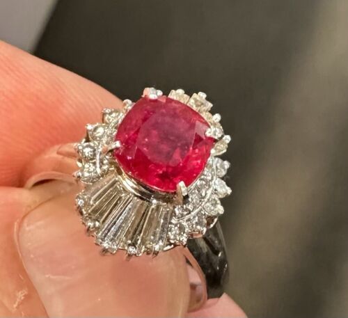 Exquisite 1.57ct Thai Ruby & Diamond Platinum Ring