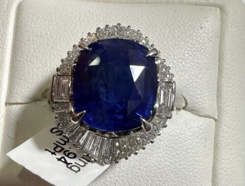 A Stunning 13.64ct Royal Blue Sapphire Plat & Diamond Ring