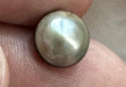 An Astonishing & Unique ‘Hamburger’ 3.91ct Natural Pearl GIA