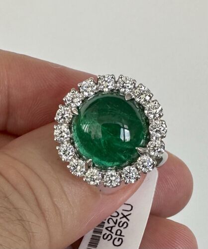 A Beautiful 9.65ct Colombia Emerald & Diamond Platinum Ring