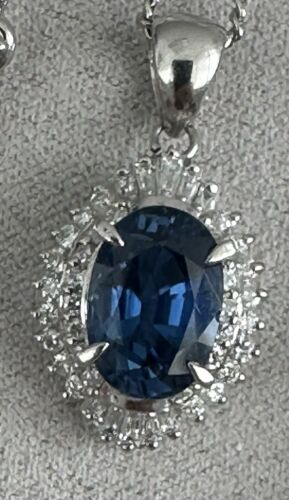 A Delightful 2.89ct Sri Lanka Sapphire & Diamond Platinum Pendant