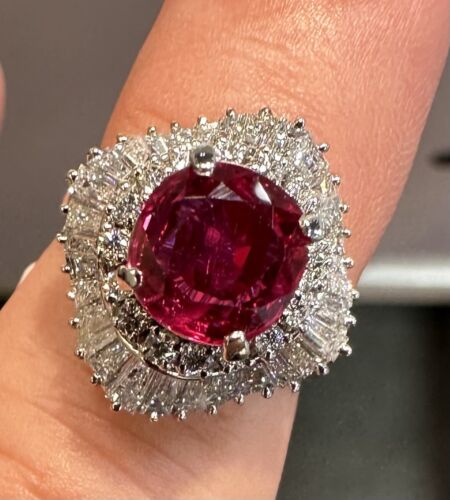 An Exquisite 1.92ct Ruby & Diamond Platinum Ring GRS