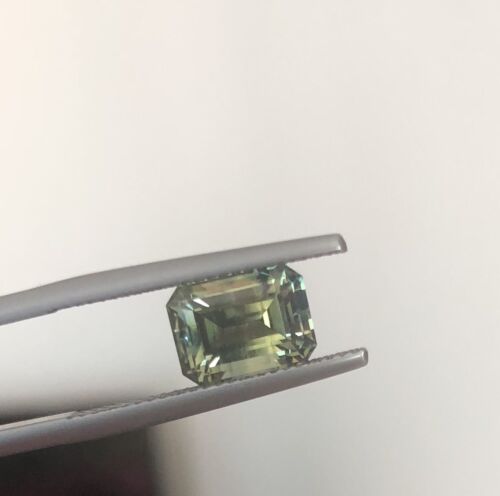 One Of  Kind Unheated 3.50ct Bicolor Sapphire AIGS Certificate