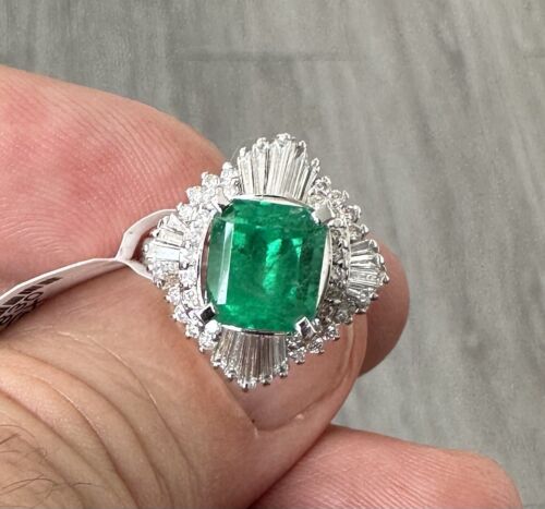 Magnificent 2.44ct Colombia Emerald & Diamond Platinum Ring