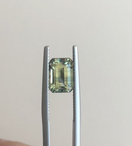 One Of  Kind Unheated 3.50ct Bicolor Sapphire AIGS Certificate