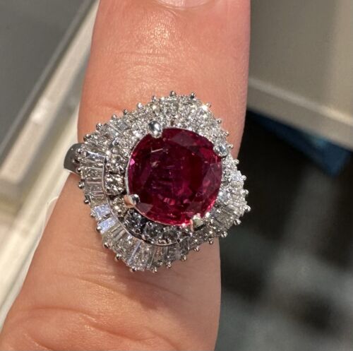 An Exquisite 1.92ct Ruby & Diamond Platinum Ring GRS