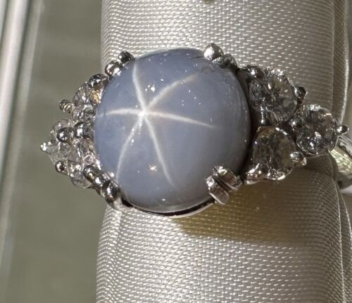 An Exquisite Sri Lanka 8.78ct Star Sapphire & Diamond Platinum Ring