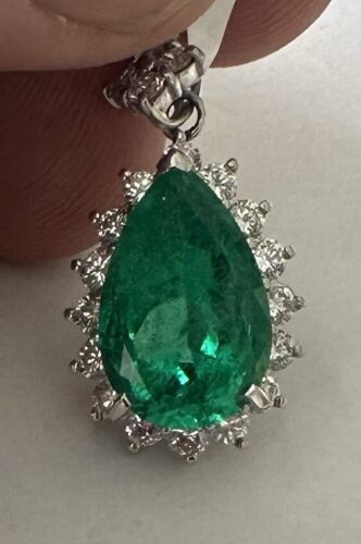 Exquisite 4.02ct Colombia Emerald & Diamond Platinum Pendant