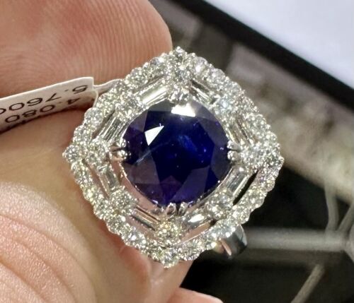 A Stunning 4.08ct Royal Blue Sapphire Plat & Diamond Ring