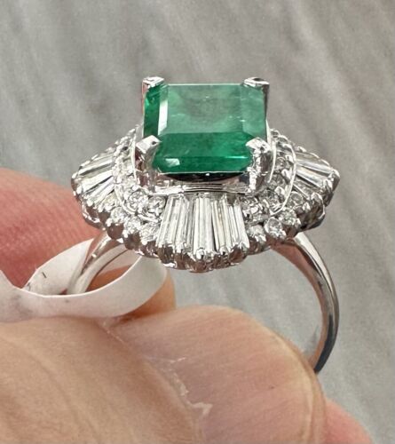 Magnificent 2.44ct Colombia Emerald & Diamond Platinum Ring