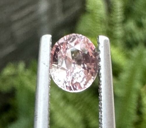 Exquisite Unheated No Heat 1.05ct Padparadscha Sapphire GIA Certificat