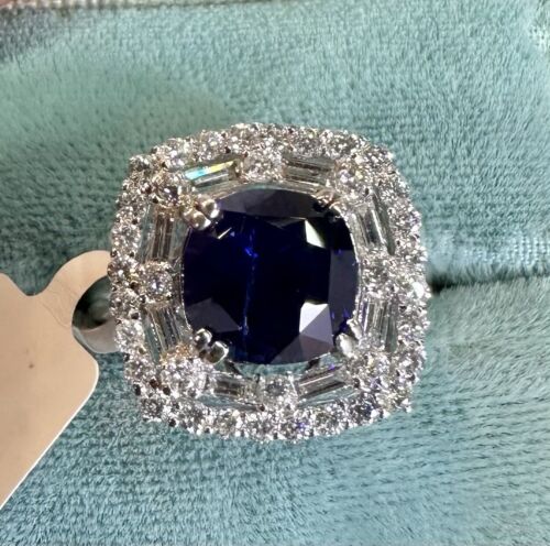 A Stunning 4.08ct Royal Blue Sapphire Plat & Diamond Ring