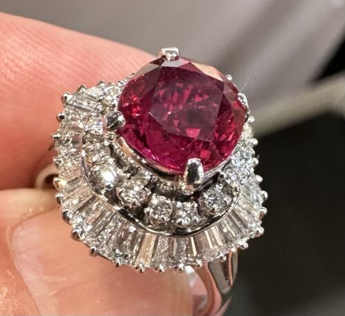 An Exquisite 1.92ct Ruby & Diamond Platinum Ring GRS