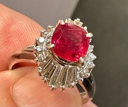 Exquisite 1.57ct Thai Ruby & Diamond Platinum Ring