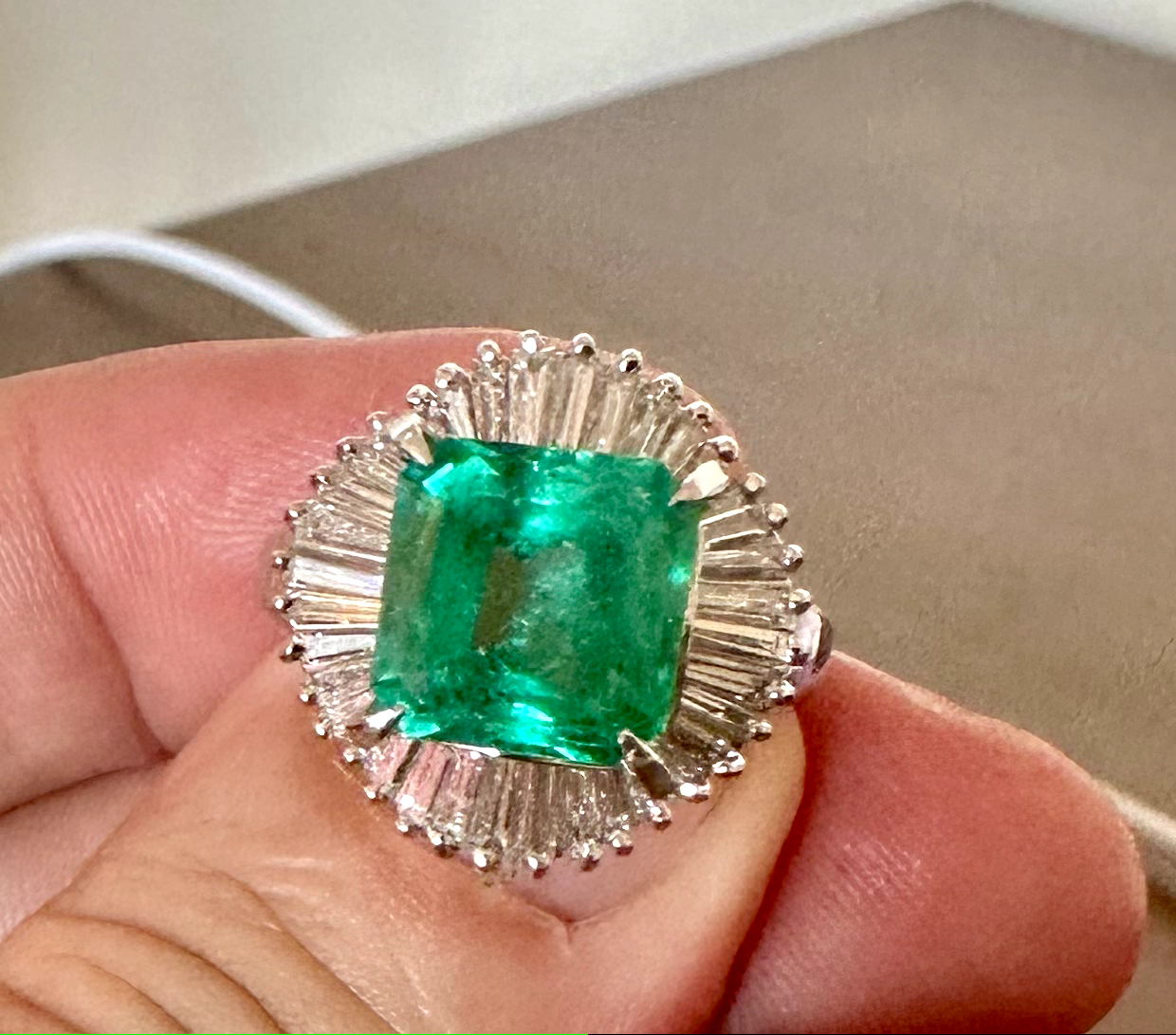 Magnificent 3.95ct Colombia Emerald & Diamond Platinum Ring