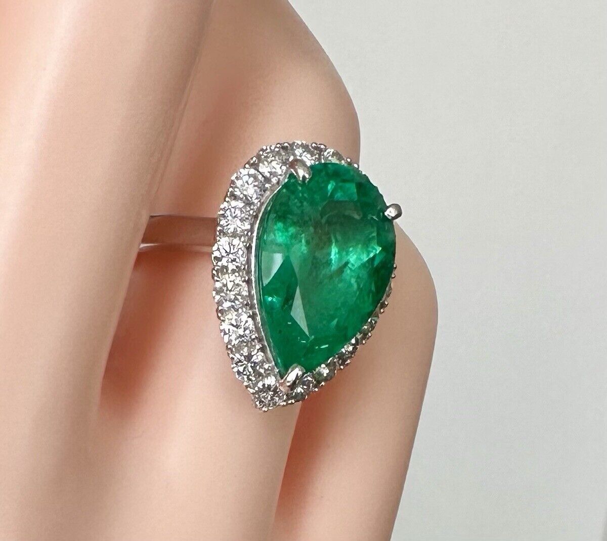 An Extraordinary 6.44ct Colombia Emerald & Diamond Platinum Ring