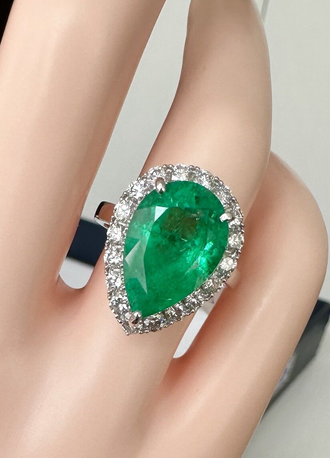 An Extraordinary 6.44ct Colombia Emerald & Diamond Platinum Ring