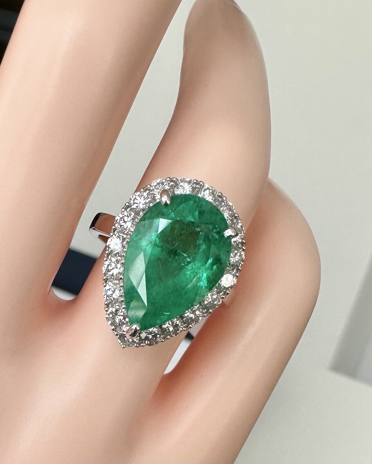 An Extraordinary 6.44ct Colombia Emerald & Diamond Platinum Ring