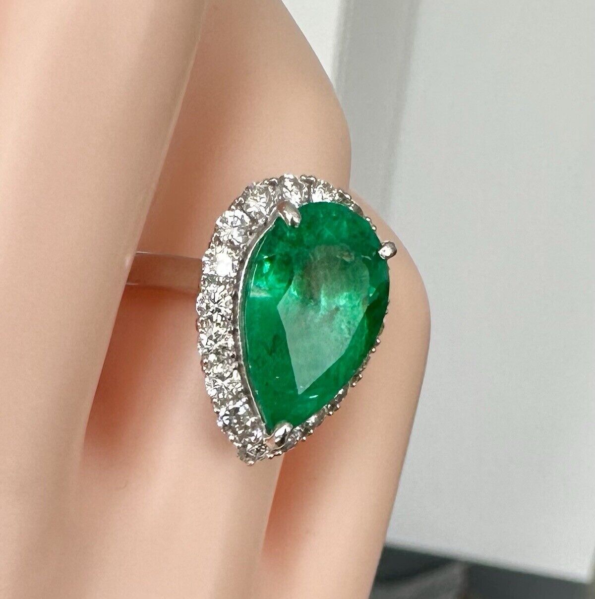 An Extraordinary 6.44ct Colombia Emerald & Diamond Platinum Ring