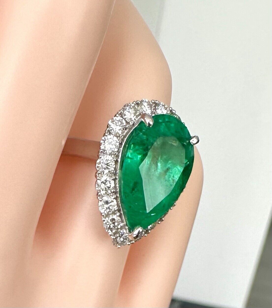 An Extraordinary 6.44ct Colombia Emerald & Diamond Platinum Ring