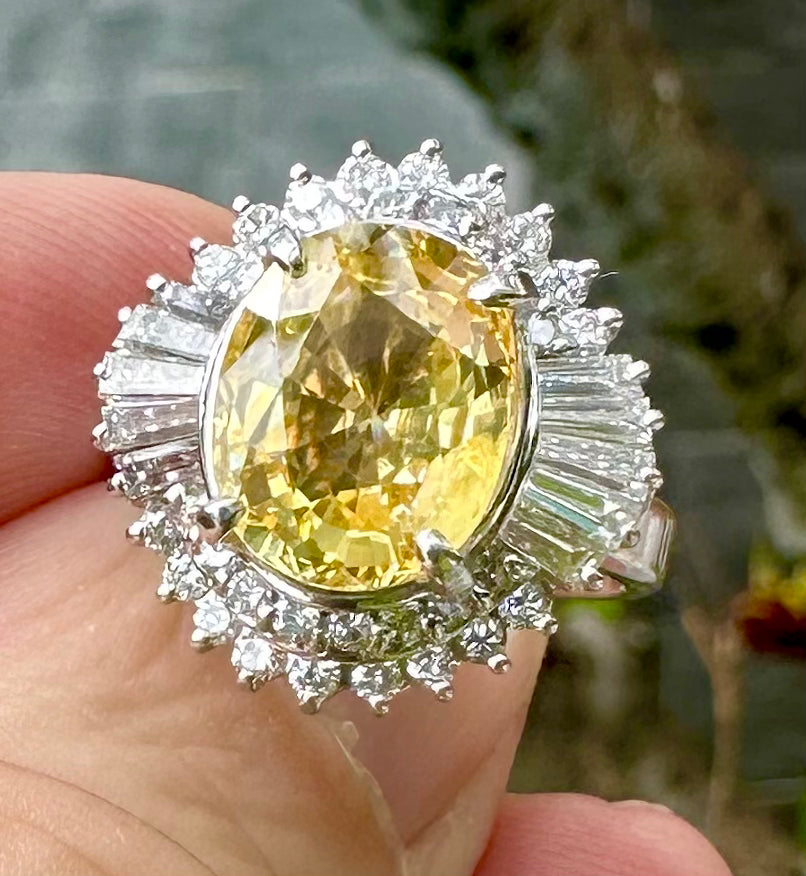 An Exquisite 4.81ct Unheated Lemon Yellow Sapphire Platinum & Diamond Ring
