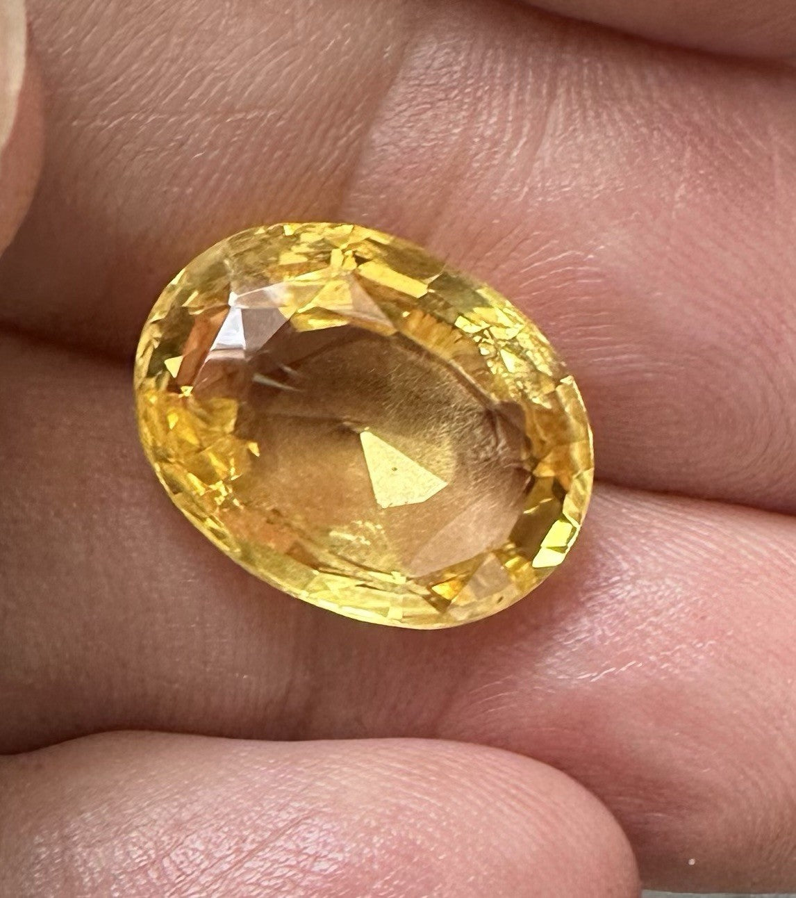 A Magnificent 13.90ct Unheated Sri Lanka Yellow Sapphire