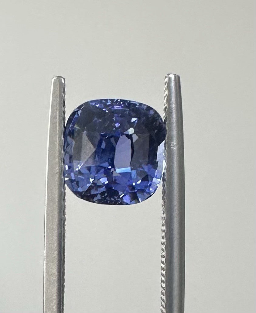 A Superb 2.53ct Unheated No Heat Blue Sapphire & Certificate