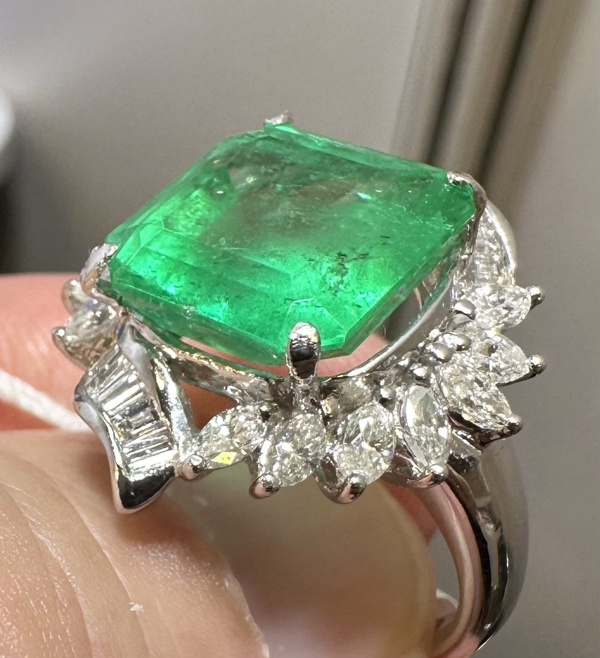 A Wonderful 6.76ct Colombia Emerald & Diamond Ring